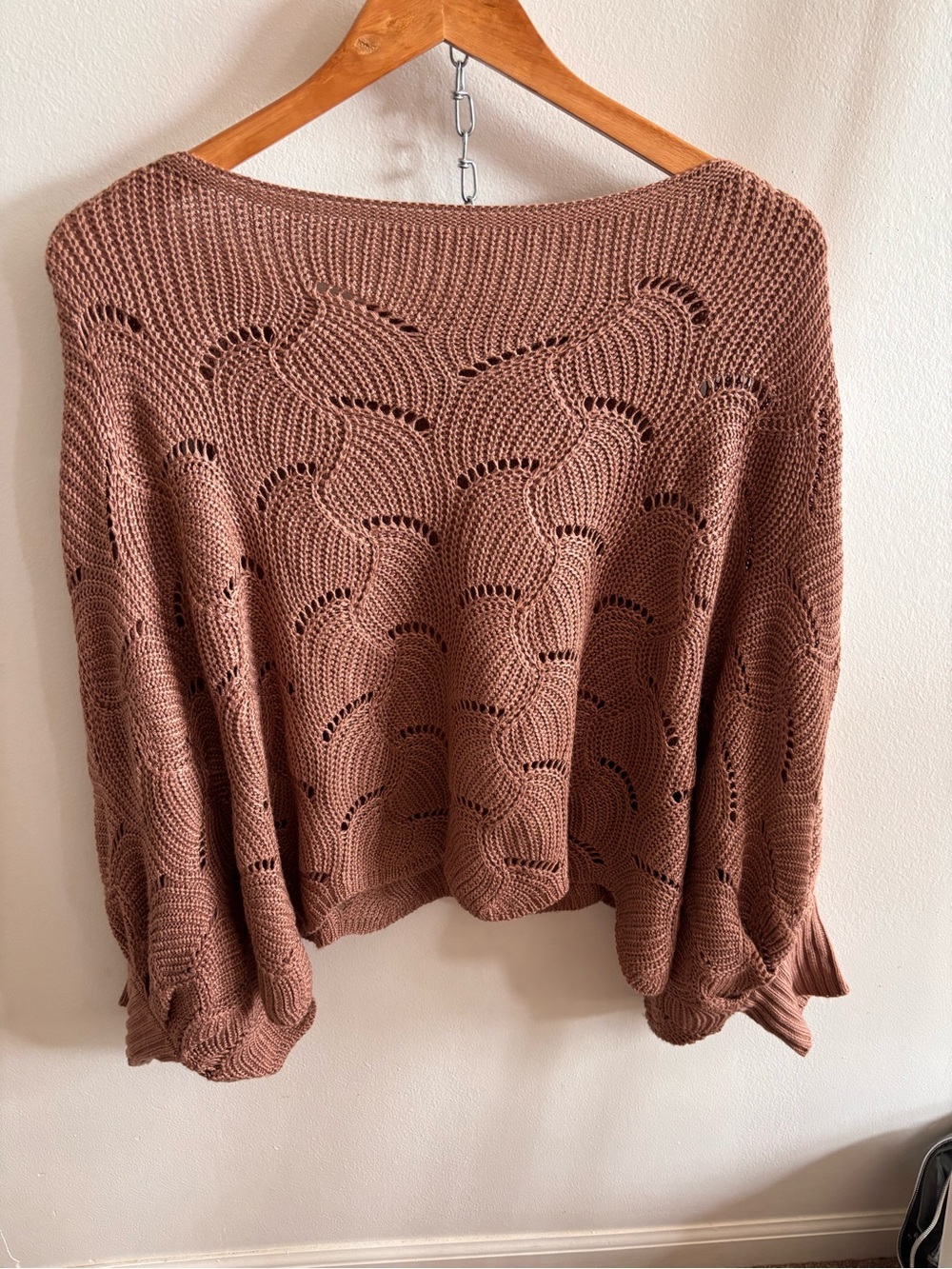 Moon & Madison Mauve Open Knit Boatneck Sweater Size Large Batwing Sleeve